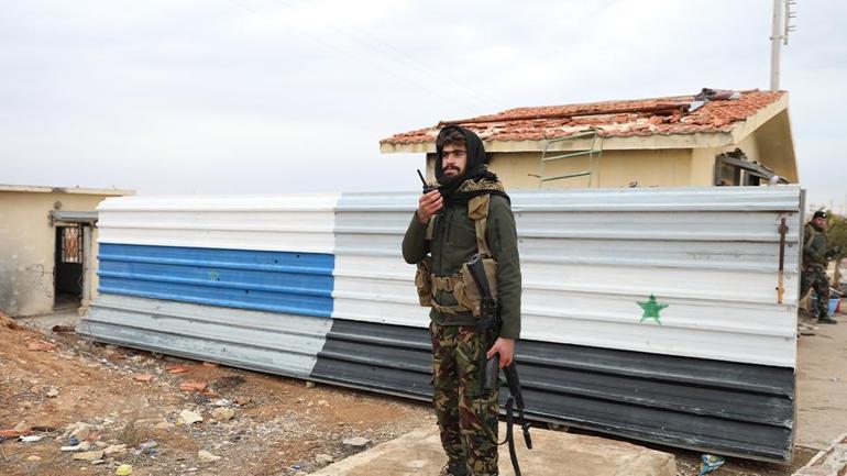 Suriye ordusu Rakkaya ilerliyor: YPG/SDG bölgeden süpürülüyor CNN TÜRK canlı yayınla sahada