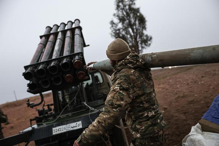 Suriye ordusu Rakkaya ilerliyor: YPG/SDG bölgeden süpürülüyor CNN TÜRK canlı yayınla sahada