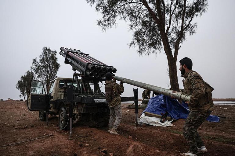 Suriye ordusu Rakkaya ilerliyor: YPG/SDG bölgeden süpürülüyor CNN TÜRK canlı yayınla sahada