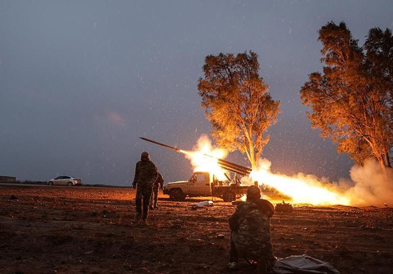 Suriye ordusu Rakkaya ilerliyor: YPG/SDG bölgeden süpürülüyor CNN TÜRK canlı yayınla sahada
