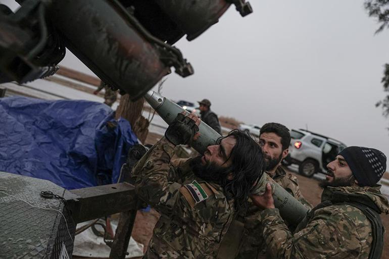 Suriye ordusu Rakkaya ilerliyor: YPG/SDG bölgeden süpürülüyor CNN TÜRK canlı yayınla sahada