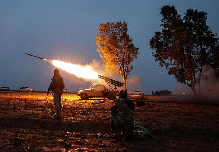 Suriye ordusu Rakkaya ilerliyor: YPG/SDG bölgeden süpürülüyor CNN TÜRK canlı yayınla sahada