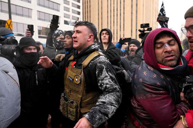 ABDde Müslüman karşıtı gösteride Kuran-ı Kerim yakma girişimi