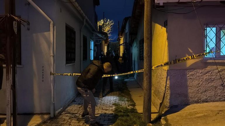 Tartıştığı arkadaşını bıçaklayarak öldürdü