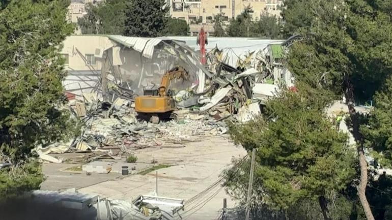 İsrail, BM merkezini yerle bir etti: Filistinlilere yardım ajansını buldozerle yıktılar