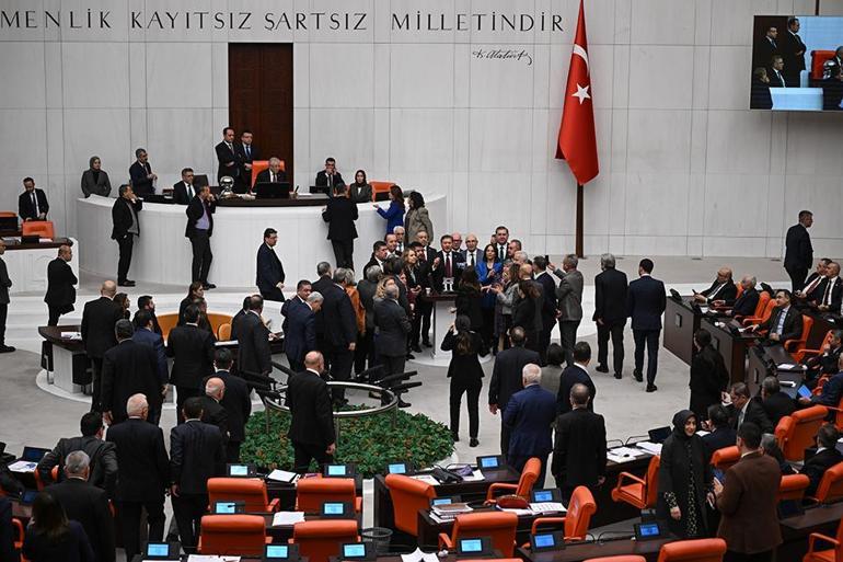  En düşük emekli aylığı Meclisten geçti