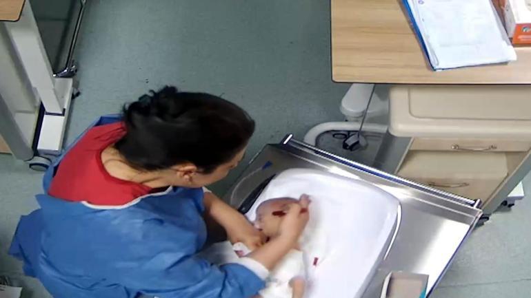 Minik bebek Deniz Esinin hemşire tarafından darbedilme anları ortaya çıktı