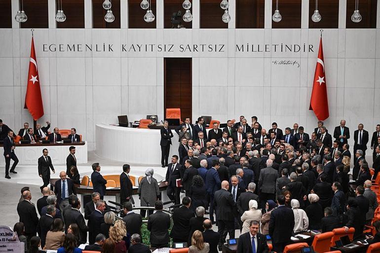  Genel Kurulda arbede çıktı