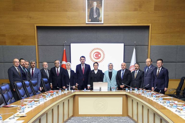 Bakan Kurum müjdeyi verdi Deprem konutları 2 yıl ödemesiz, 18 yıl faizsiz ve sabit taksitli oluyor