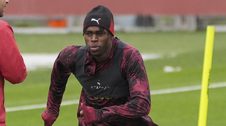 Okan Buruk duyurdu Galatasaray’da transfer…