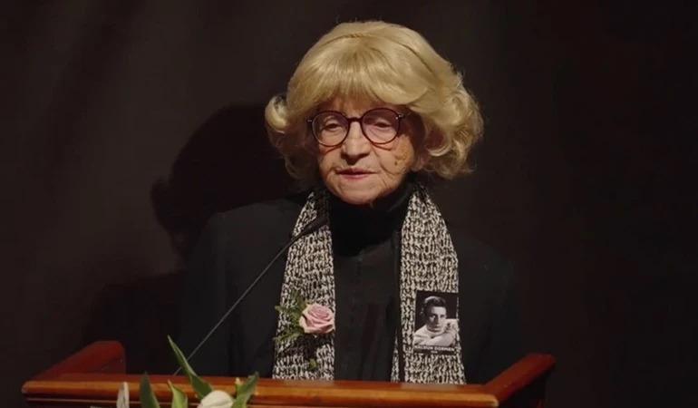  Gözyaşları içinde toprağa verildi