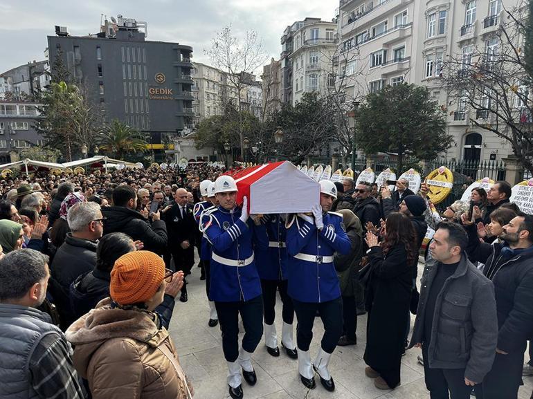  Gözyaşları içinde toprağa verildi