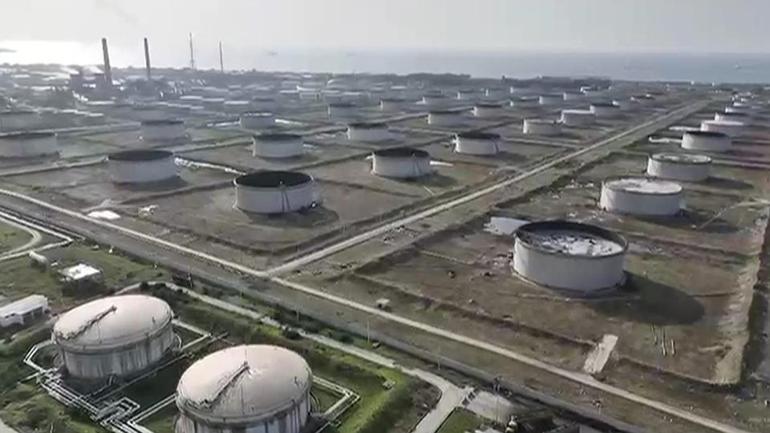 CNN TÜRK Suriyede petrol sahalarını görüntüledi: İşgal bitti, üretim başladı