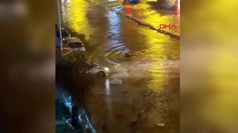  Turizm kentini sağanak yağış, fırtına ve hortum vurdu