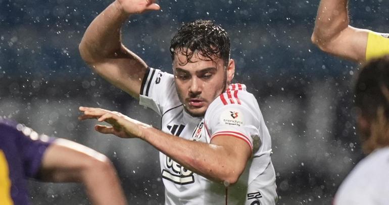 Beşiktaşta Sergen Yalçın ayrılığa izin vermedi Genç oyuncuya gelen teklif reddedildi...