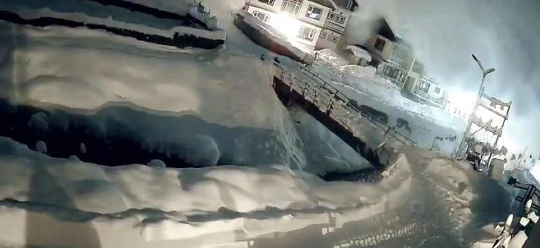 Hindistanda çığ felaketi ucuz atlatıldı