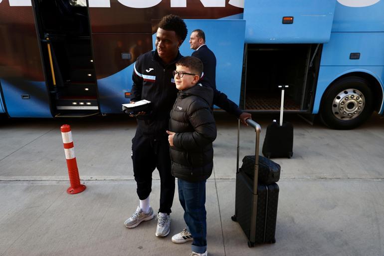 Trabzonsporda Baniya ve Olaigbe, Antalyaya götürülmedi