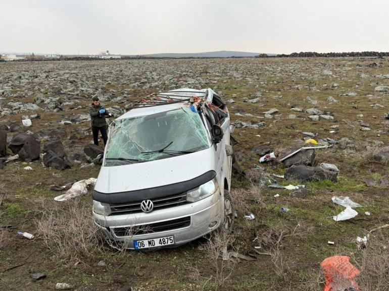 Şırnakta minibüs takla attı: 2 ölü, 6 yaralı