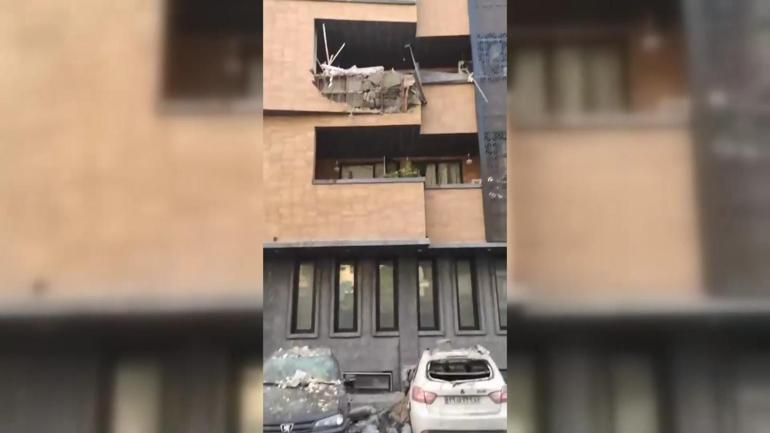 SON DAKİKA... İranda bir binada şiddetli patlama Can kaybı var