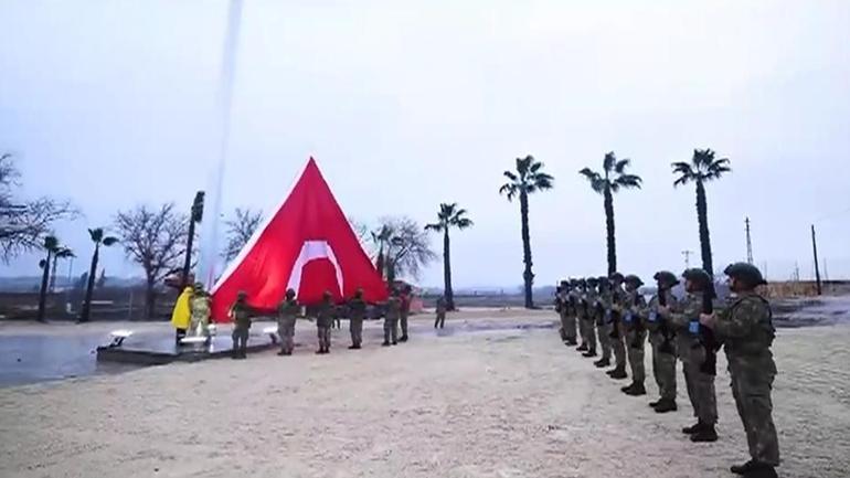 Türk bayrağı sınıra en yakın noktada