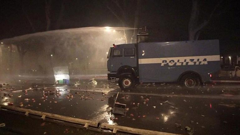 İtalyada kültür merkezi krizi: Çatışma çıktı, 11 kişi yaralandı