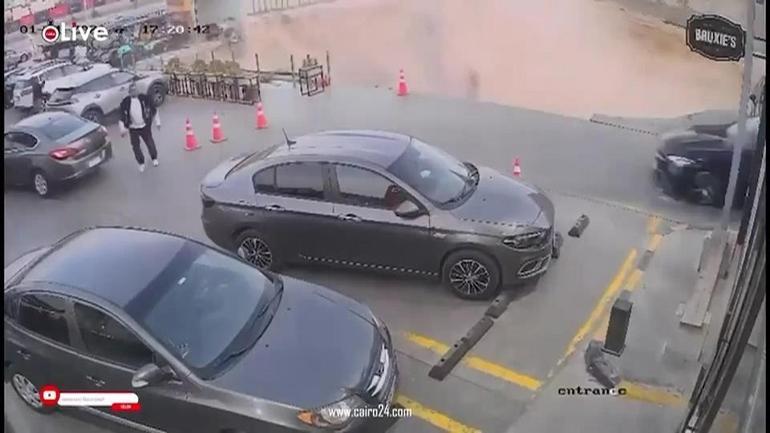 Mısırda toprak kayması iş yerini böyle yuttu