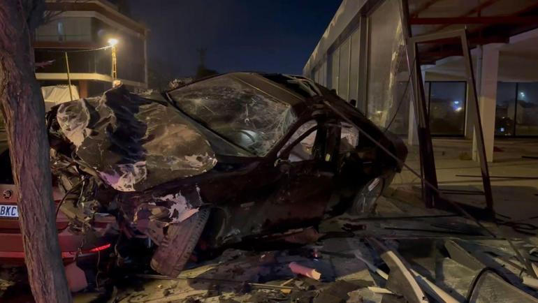 Kontrolden çıkan araç ortalığı savaş alanına çevirdi