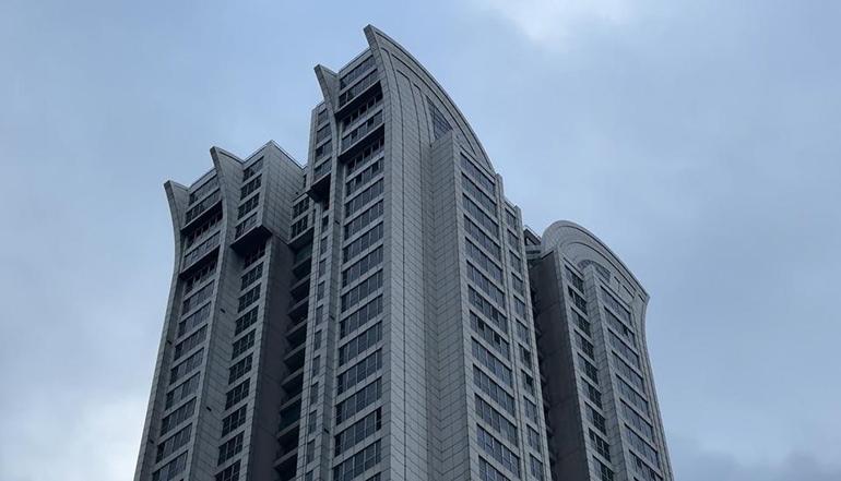  30uncu kattan düşen çocuk feci şekilde can verdi