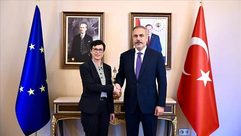  Genişlemeden sorumlu komiser Türkiye’ye geliyor