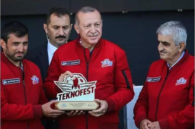 Özdemir Bayraktar belgeseli izleyiciyle buluşuyor