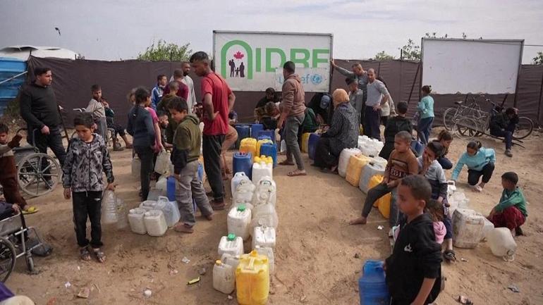 Ateşkese rağmen saldırılar sürüyor: İsrail Gazzede bir binayı böyle vurdu