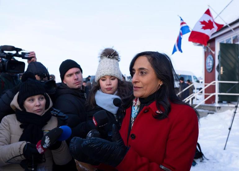 Kanada ve Fransadan Trumpı kızdıracak Grönland adımı