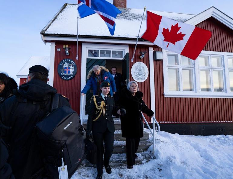 Kanada ve Fransadan Trumpı kızdıracak Grönland adımı