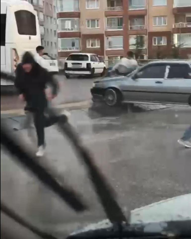 Ankarada pompalı tüfekli kavga O anlar kamerada... 2 gözaltı