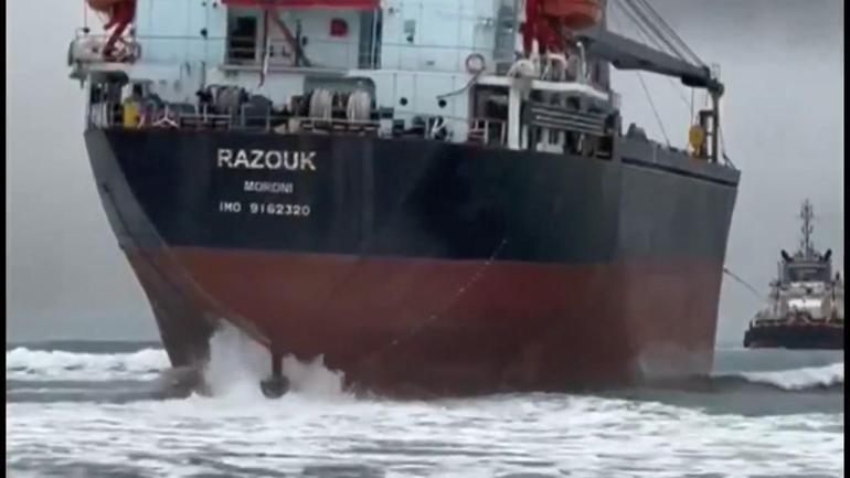 Sarıyerde karaya oturan gemi kurtarıldı