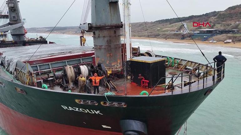Karaya oturan kargo gemisi 1 hafta sonra kurtarıldı