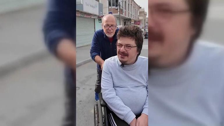 Bir çubukla hayata tutundu