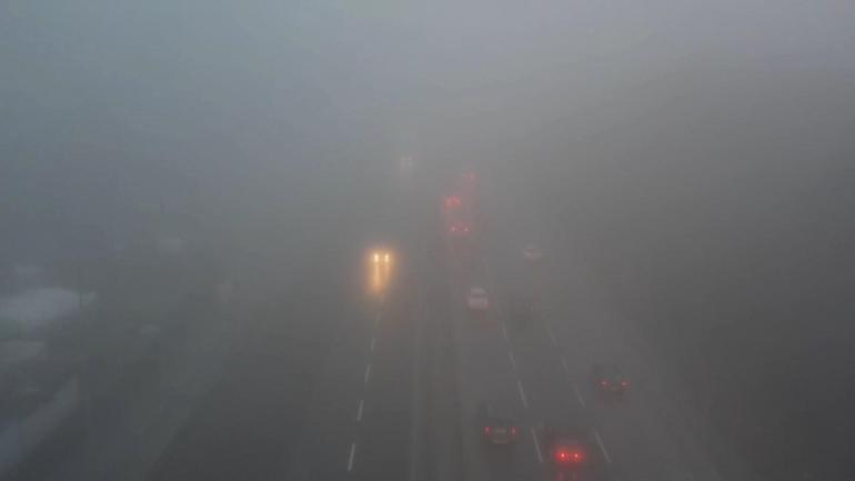 YOLA ÇIKACAKLAR DİKKAT İstanbul sis, trafik ve yağmurun etkisinde