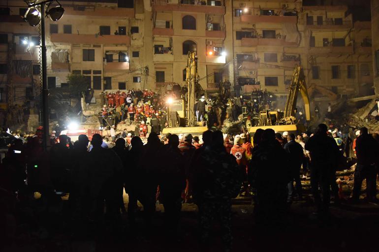 Lübnan’da iki bina çöktü: 13 ölü