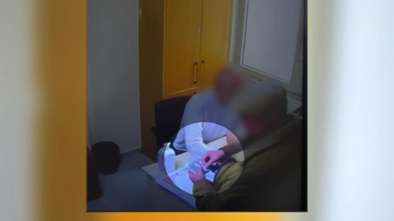 Doktorlar rüşvete yeni yıl zammı yapmış Suçüstü yakalanmışlardı