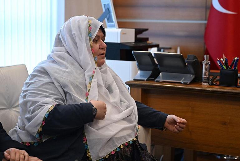  Çiftçi olmak, başörtülü olmak ayıp mıdır