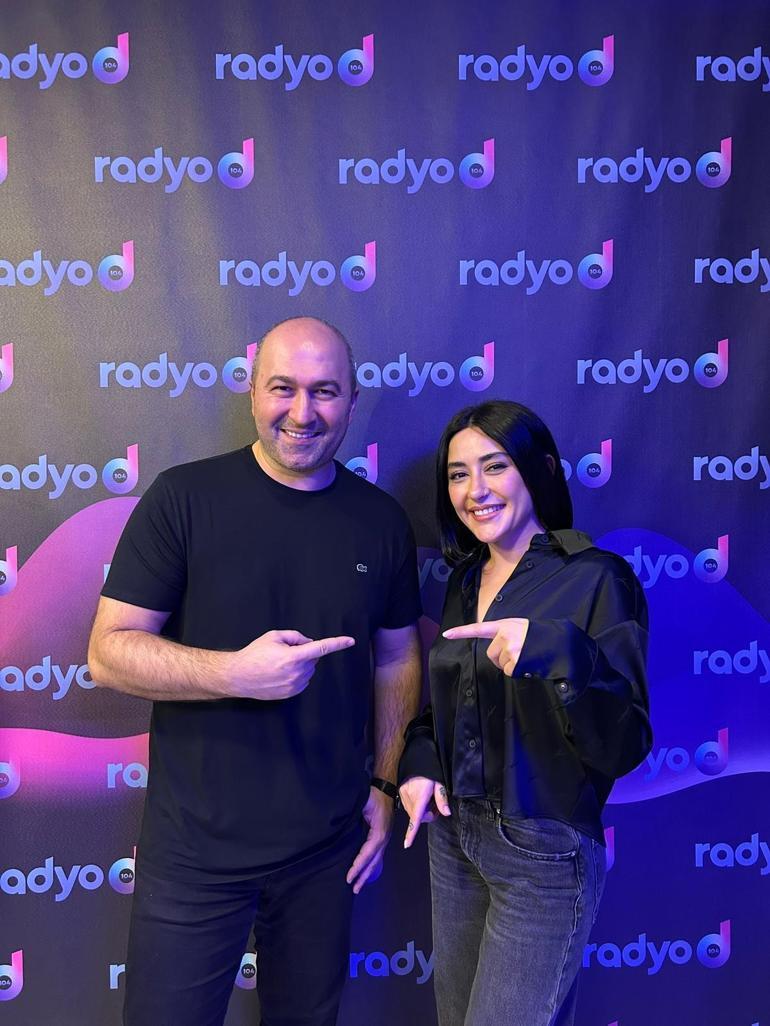 MELEK MOSSO, RADYO DYE KONUK OLDU “KENDİMİ HİÇBİR ZAMAN TEK BİR KALIBIN İÇİNE KOYMADIM”