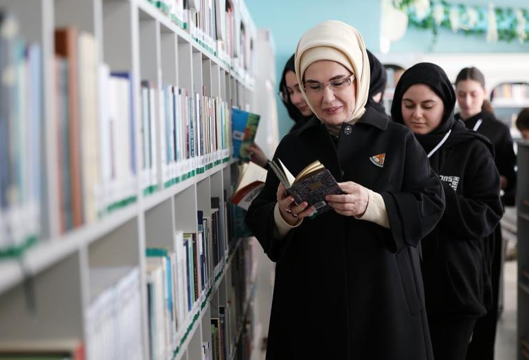 TOGEMDERden 22 Okula 22 Kütüphane projesi | Emine Erdoğan: Kütüphane okulların kalbidir, ruhudur, can damarıdır