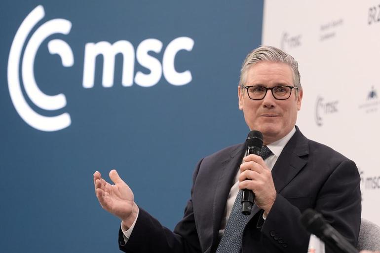 ARKTİK SATRANCI I İngiltereden Rusyaya mesaj: Kraliyet Donanması yola çıkacak Starmer: Gerekirse savaşmaya hazır olmalıyız