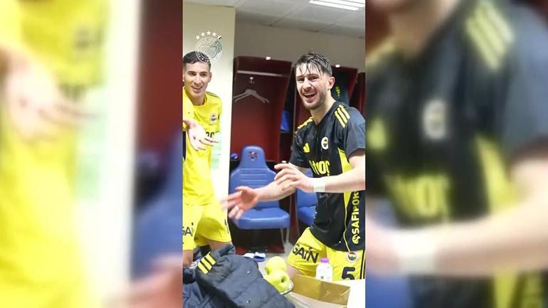 Fenerbahçe soyunma odasında Kadir Baba dansı