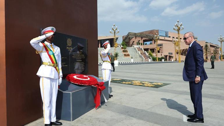  Abiy Ahmed tarafından resmi törenle karşılandı