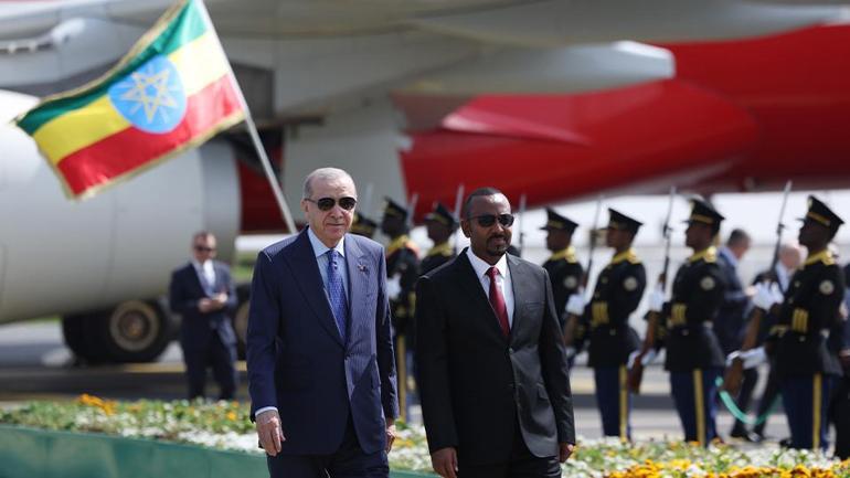  Abiy Ahmed tarafından resmi törenle karşılandı