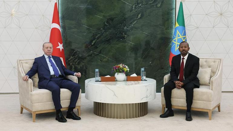  Abiy Ahmed tarafından resmi törenle karşılandı