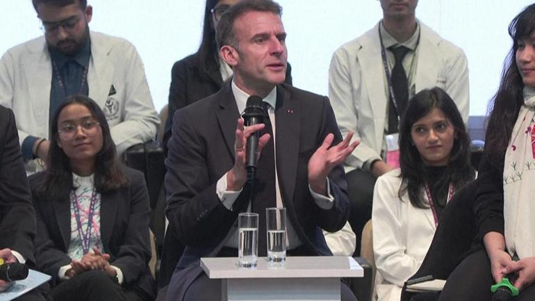 Macron sanal medya devlerine tepki gösterdi