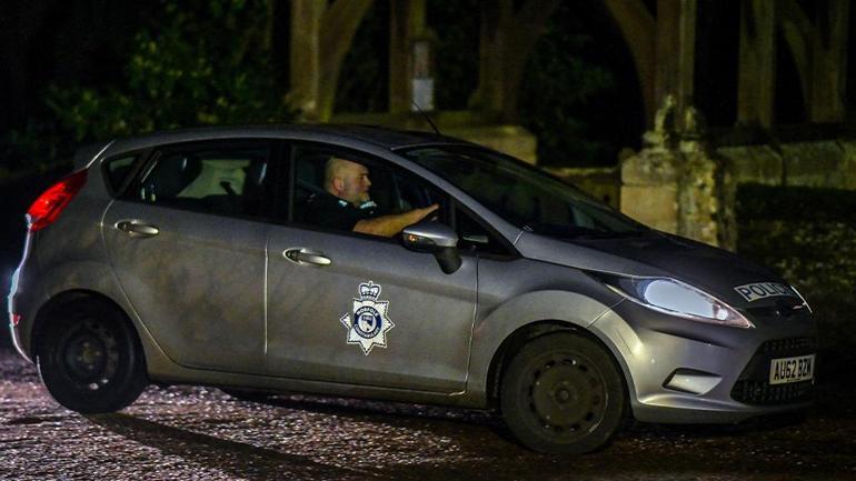 Wood Farmda polis baskını: Eski Prens Andrewin evinde arama